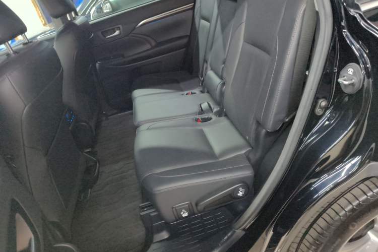 Used Toyota Highlander 2015 2.0T Four-Wheel Drive Ultimate Edition 7-Seater Left Rear Seat