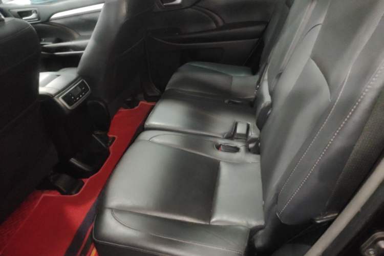 Used Toyota Highlander 2015 2.0T Four-Wheel Drive Luxury Edition 7-Seater Left Rear Seat