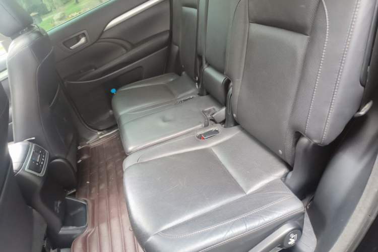 Used Toyota Highlander 2015 2.0T Four-Wheel Drive Luxury Edition 7-Seater Left Rear Seat