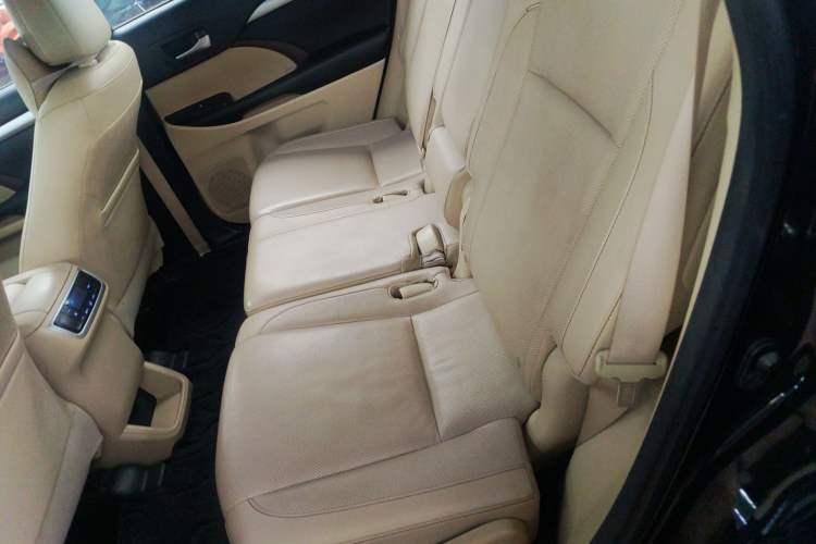 Used Toyota Highlander 2015 2.0T Four-Wheel Drive Luxury Edition 7-Seater Left Rear Seat