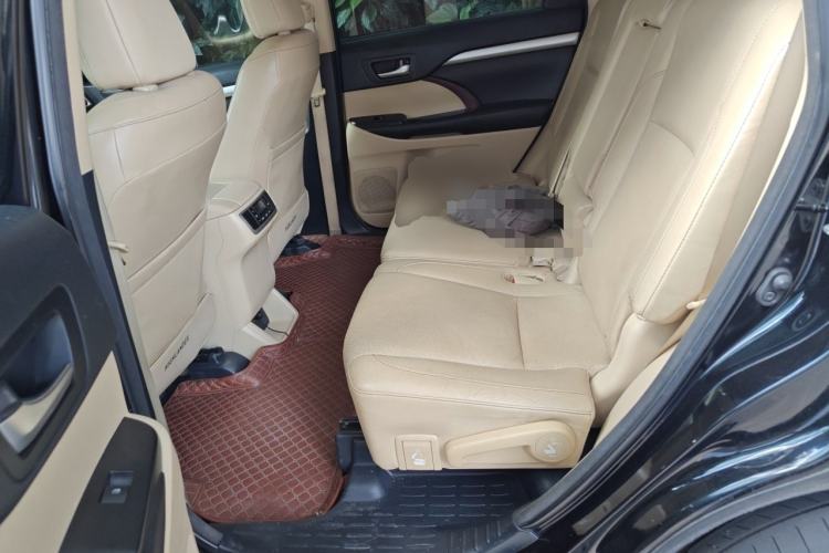 Used Toyota Highlander 2015 2.0T Four-Wheel Drive Luxury Edition 7-Seater Left Rear Seat