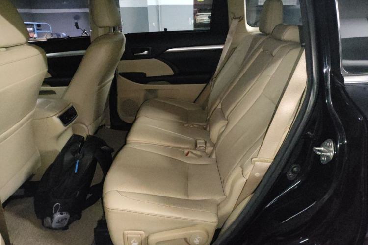 Used Toyota Highlander 2015 2.0T Four-Wheel Drive Luxury Edition 7-Seater Left Rear Seat