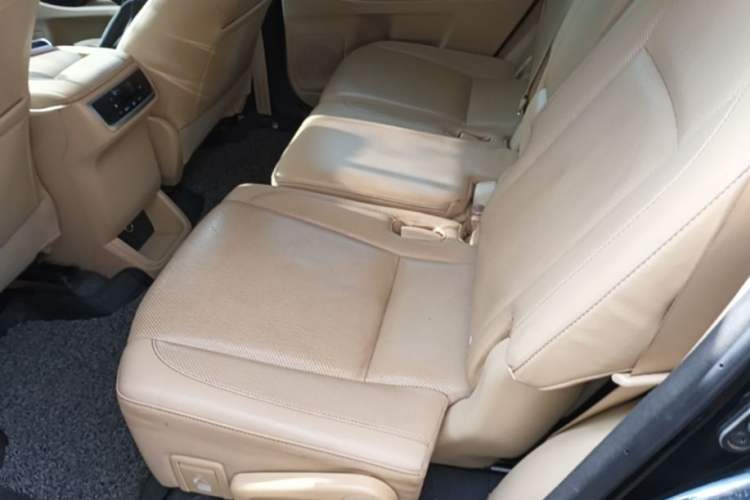 Used Toyota Highlander 2015 2.0T Four-Wheel Drive Luxury Edition 7-Seater Left Rear Seat