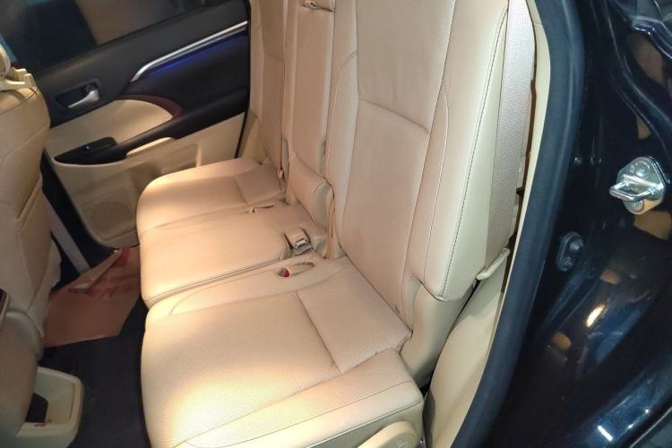 Used Toyota Highlander 2015 2.0T Four-Wheel Drive Ultimate Edition 7-Seater Left Rear Seat