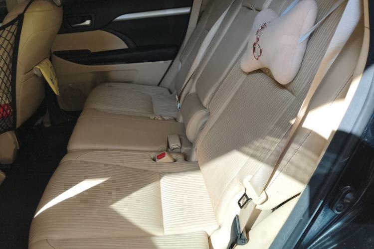 Used Toyota Highlander 2015 3.5L 4x4 Elite Edition 7-Seater Left Rear Seat