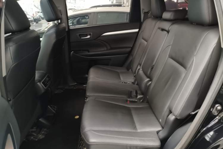 Used Toyota Highlander 2015 2.0T Four-Wheel Drive Luxury Edition 7-Seater Left Rear Seat