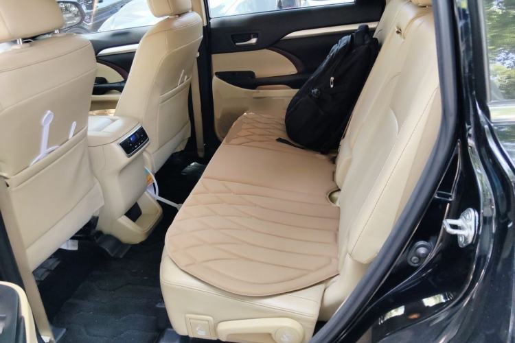 Used Toyota Highlander 2015 2.0T Four-Wheel Drive Luxury Edition 7-Seater Left Rear Seat