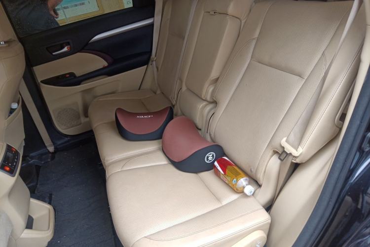 Used Toyota Highlander 2015 2.0T Four-Wheel Drive Luxury Edition 7-Seater Left Rear Seat