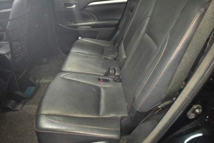 Used Toyota Highlander 2015 2.0T Four-Wheel Drive Luxury Edition 7-Seater Left Rear Seat