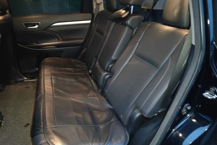 Used Toyota Highlander 2015 2.0T Four-Wheel Drive Luxury Edition 7-Seater Left Rear Seat