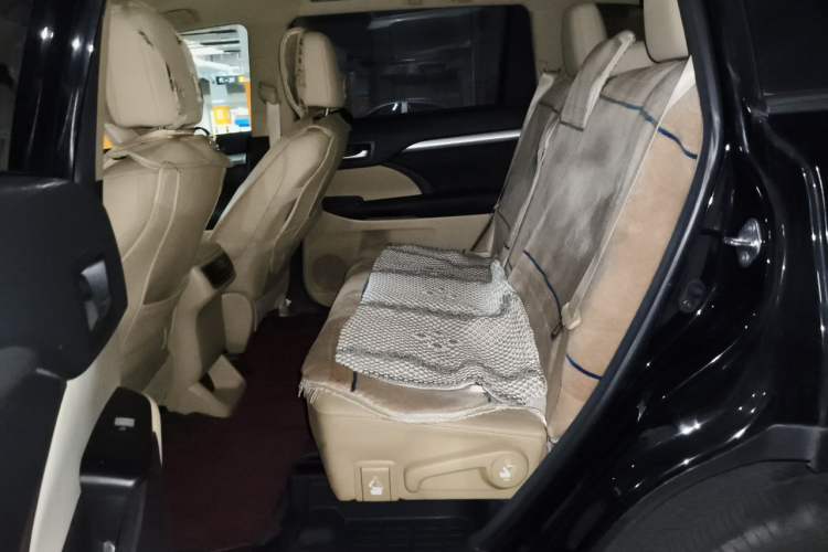 Used Toyota Highlander 2015 2.0T Four-Wheel Drive Luxury Edition 7-Seater Left Rear Seat