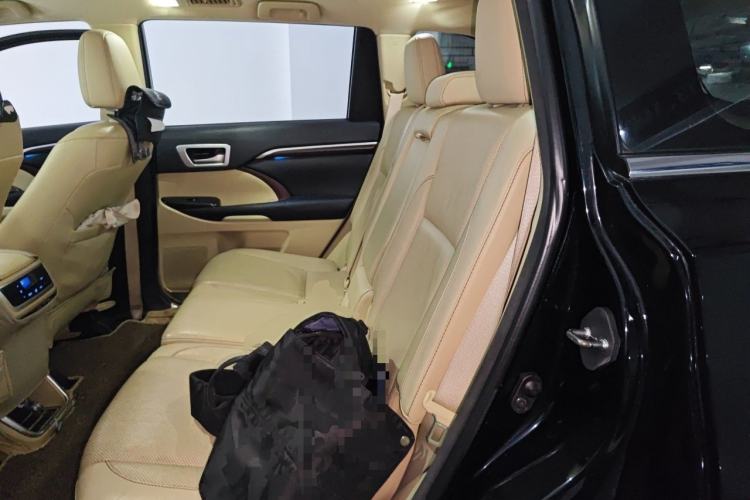 Used Toyota Highlander 2015 2.0T Four-Wheel Drive Luxury Edition 7-Seater Left Rear Seat