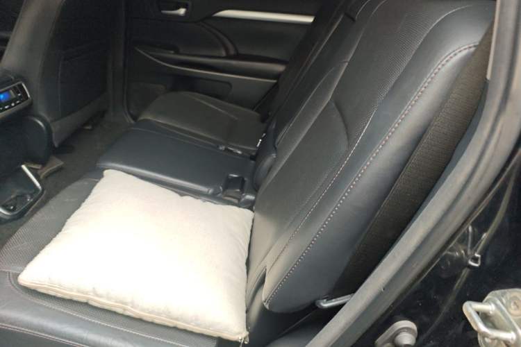 Used Toyota Highlander 2015 2.0T Four-Wheel Drive Luxury Edition 7-Seater Left Rear Seat
