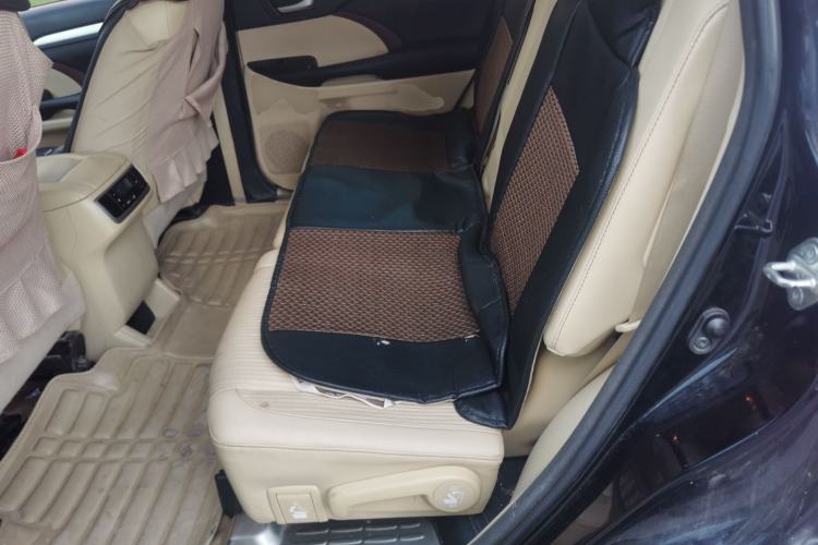 Used Toyota Highlander 2015 2.0T Two-Wheel Drive Elite Edition 7 Seats Left Rear Seat