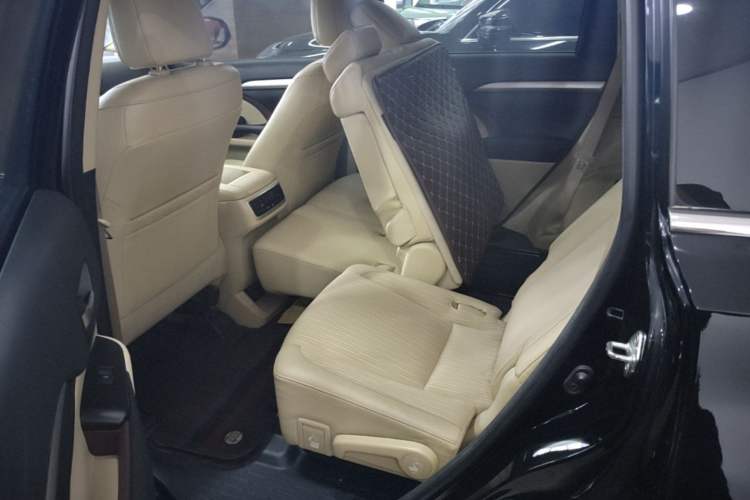 Used Toyota Highlander 2015 2.0T Four-Wheel Drive Elite Edition 7-Seater Left Rear Seat