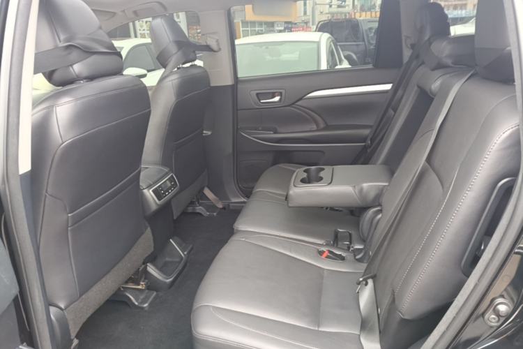 Used Toyota Highlander 2015 2.0T Four-Wheel Drive Luxury Edition 7-Seater Left Rear Seat