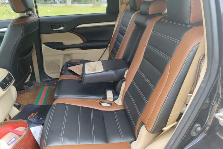 Used Toyota Highlander 2015 2.0T Four-Wheel Drive Elite Edition 7-Seater Left Rear Seat