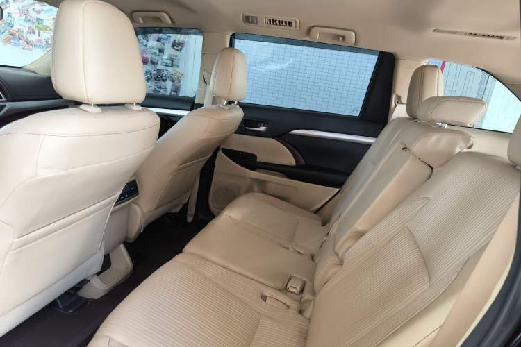 Used Toyota Highlander 2015 2.0T Four-Wheel Drive Elite Edition 7-Seater Left Rear Seat
