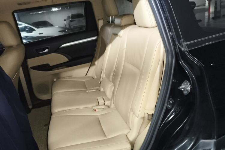Used Toyota Highlander 2015 2.0T Four-Wheel Drive Luxury Edition 7-Seater Left Rear Seat