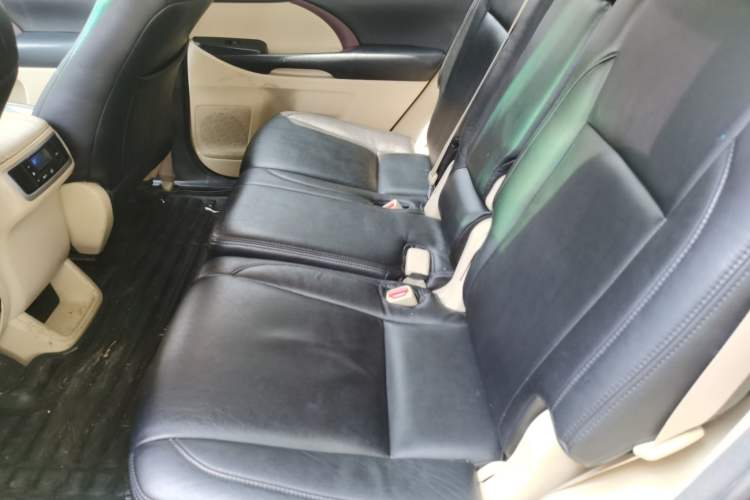 Used Toyota Highlander 2015 2.0T Two-Wheel Drive Elite Edition 5 Seats Left Rear Seat