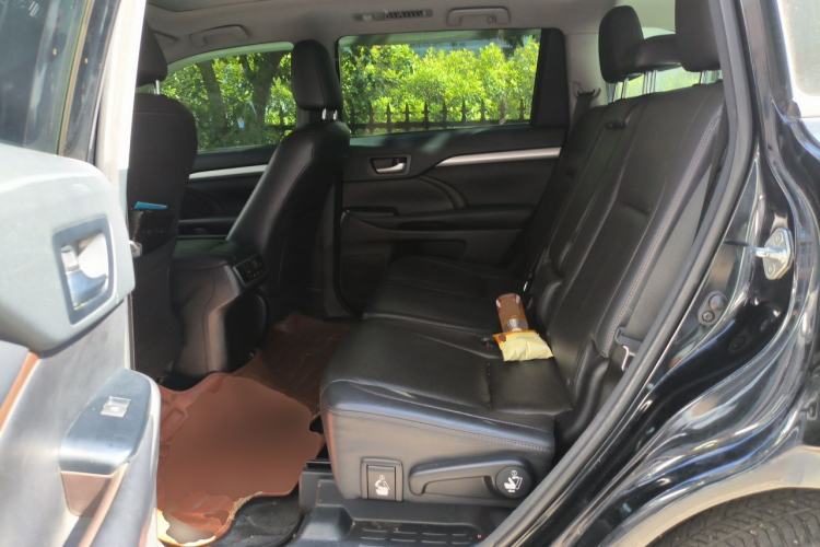 Used Toyota Highlander 2015 2.0T Four-Wheel Drive Luxury Edition 7-Seater Left Rear Seat