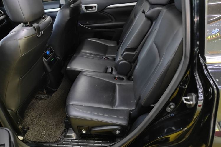 Used Toyota Highlander 2015 2.0T Four-Wheel Drive Luxury Edition 7-Seater Left Rear Seat
