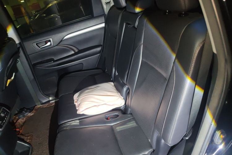 Used Toyota Highlander 2015 2.0T Four-Wheel Drive Luxury Edition 7-Seater Left Rear Seat