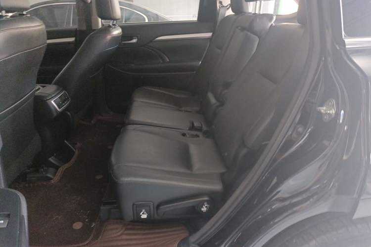 Used Toyota Highlander 2015 2.0T Four-Wheel Drive Luxury Edition 7-Seater Left Rear Seat