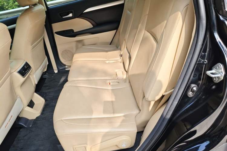 Used Toyota Highlander 2015 2.0T Four-Wheel Drive Luxury Edition 7-Seater Left Rear Seat