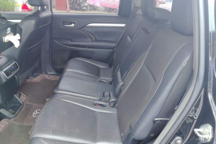 Used Toyota Highlander 2015 2.0T Four-Wheel Drive Luxury Edition 7-Seater Left Rear Seat