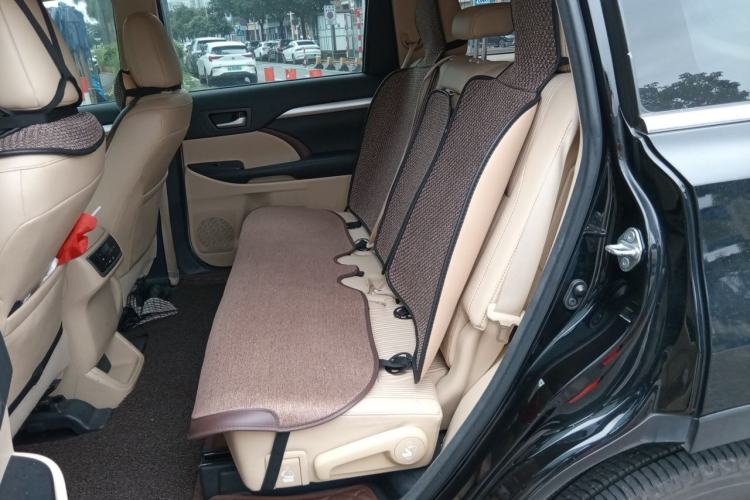 Used Toyota Highlander 2015 2.0T Two-Wheel Drive Elite Edition 7 Seats Left Rear Seat