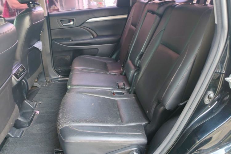 Used Toyota Highlander 2015 2.0T Two-Wheel Drive Luxury Edition 7 Seats Left Rear Seat