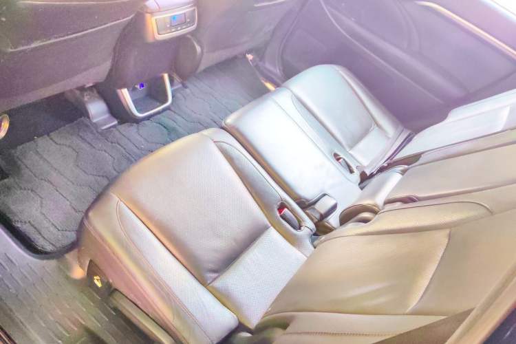 Used Toyota Highlander 2015 2.0T Four-Wheel Drive Ultimate Edition 7-Seater Left Rear Seat
