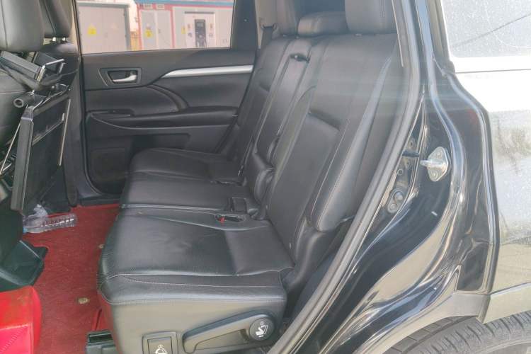 Used Toyota Highlander 2015 2.0T Four-Wheel Drive Luxury Edition 7-Seater Left Rear Seat