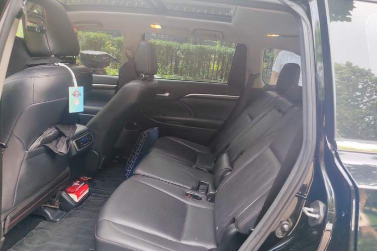Used Toyota Highlander 2015 2.0T Four-Wheel Drive Ultimate Edition 7-Seater Left Rear Seat