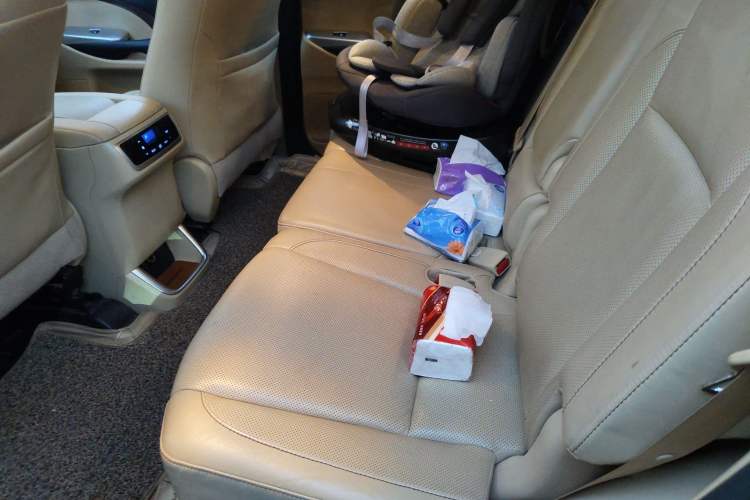 Used Toyota Highlander 2015 2.0T Four-Wheel Drive Ultimate Edition 7-Seater Left Rear Seat