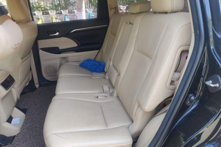 Used Toyota Highlander 2015 2.0T Four-Wheel Drive Ultimate Edition 7-Seater Left Rear Seat