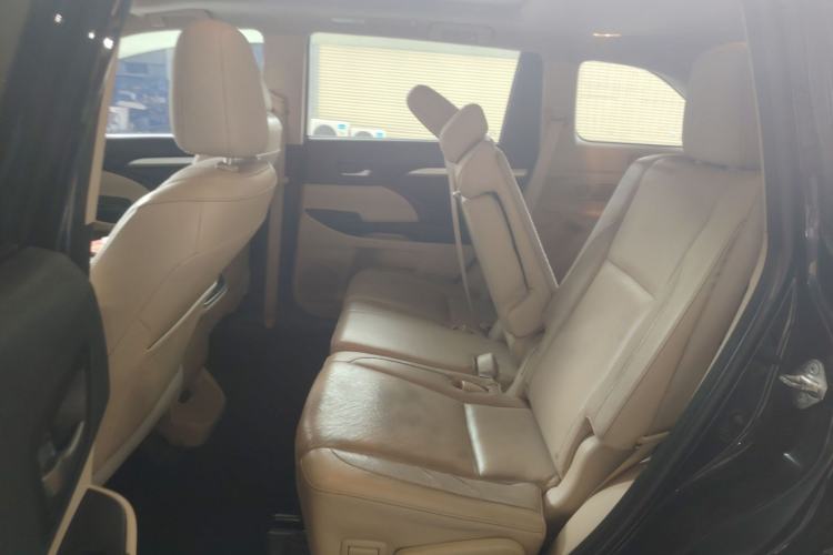 Used Toyota Highlander 2015 2.0T Two-Wheel Drive Luxury Edition 7 Seats Left Rear Seat