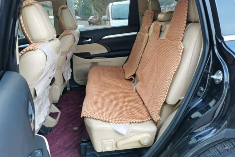 Used Toyota Highlander 2015 2.0T Four-Wheel Drive Luxury Edition 7-Seater Left Rear Seat