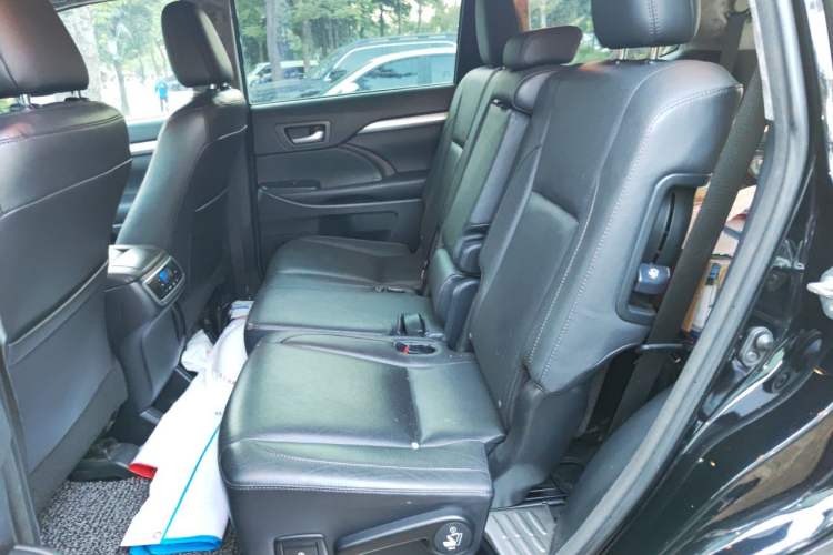 Used Toyota Highlander 2015 2.0T Four-Wheel Drive Luxury Edition 7-Seater Left Rear Seat