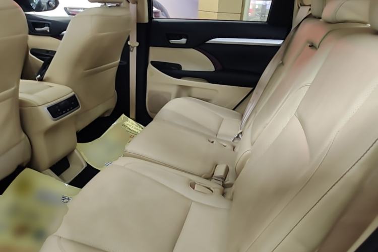 Used Toyota Highlander 2015 2.0T Four-Wheel Drive Luxury Edition 7-Seater Left Rear Seat