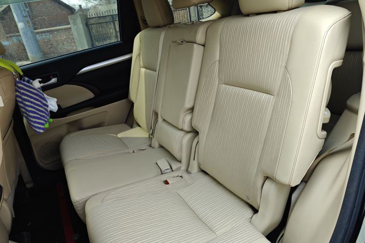 Used Toyota Highlander 2015 2.0T Four-Wheel Drive Elite Edition 7-Seater Left Rear Seat