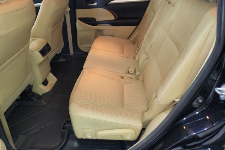 Used Toyota Highlander 2015 2.0T Four-Wheel Drive Elite Edition 7-Seater Left Rear Seat