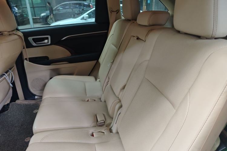 Used Toyota Highlander 2015 2.0T Four-Wheel Drive Ultimate Edition 7-Seater Left Rear Seat