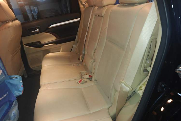 Used Toyota Highlander 2015 2.0T Four-Wheel Drive Luxury Edition 7-Seater Left Rear Seat