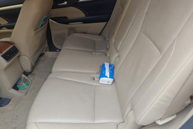Used Toyota Highlander 2015 2.0T Four-Wheel Drive Luxury Edition 7-Seater Left Rear Seat