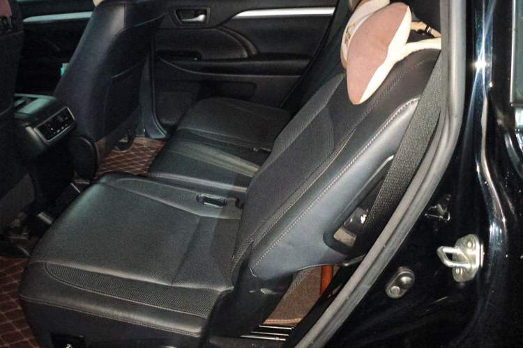 Used Toyota Highlander 2015 2.0T Four-Wheel Drive Luxury Edition 7-Seater Left Rear Seat