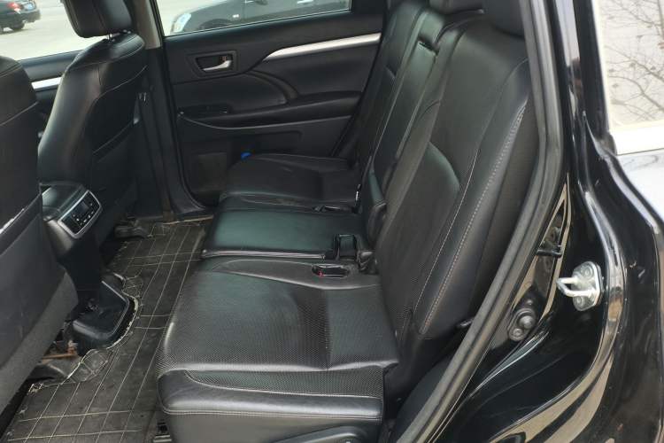 Used Toyota Highlander 2015 2.0T Four-Wheel Drive Luxury Edition 7-Seater Left Rear Seat