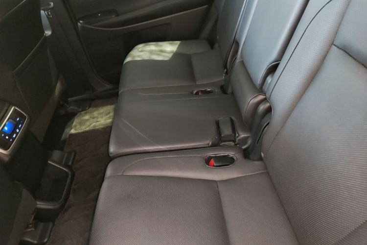 Used Toyota Highlander 2015 2.0T Four-Wheel Drive Ultimate Edition 7-Seater Left Rear Seat