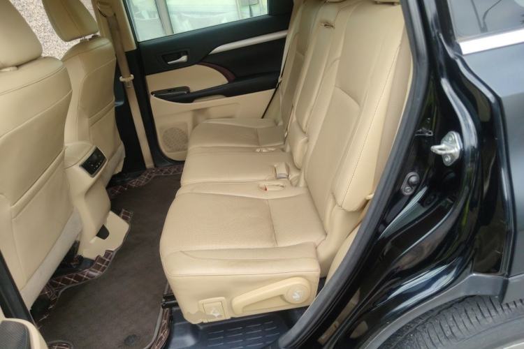 Used Toyota Highlander 2015 2.0T Four-Wheel Drive Luxury Navigation Version with 7 Seats Left Rear Seat